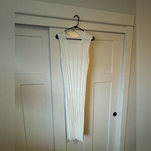 Sleeveless Ribbed Knit Dress size M